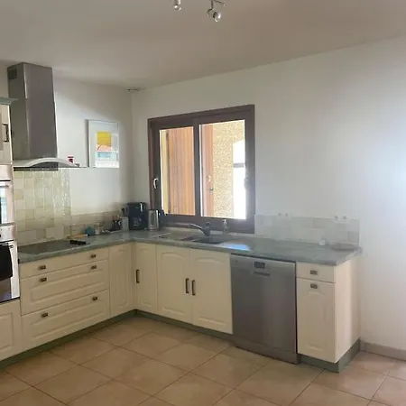 With Pool فيلة كويلان