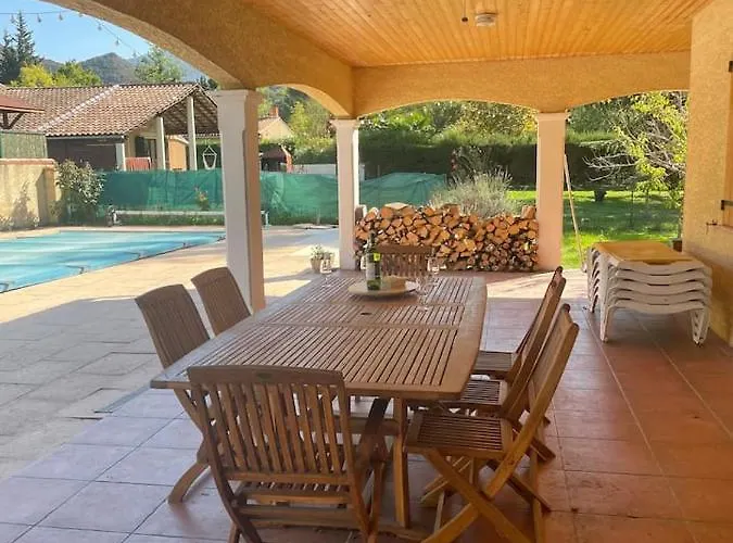 Villa With Pool Quillan